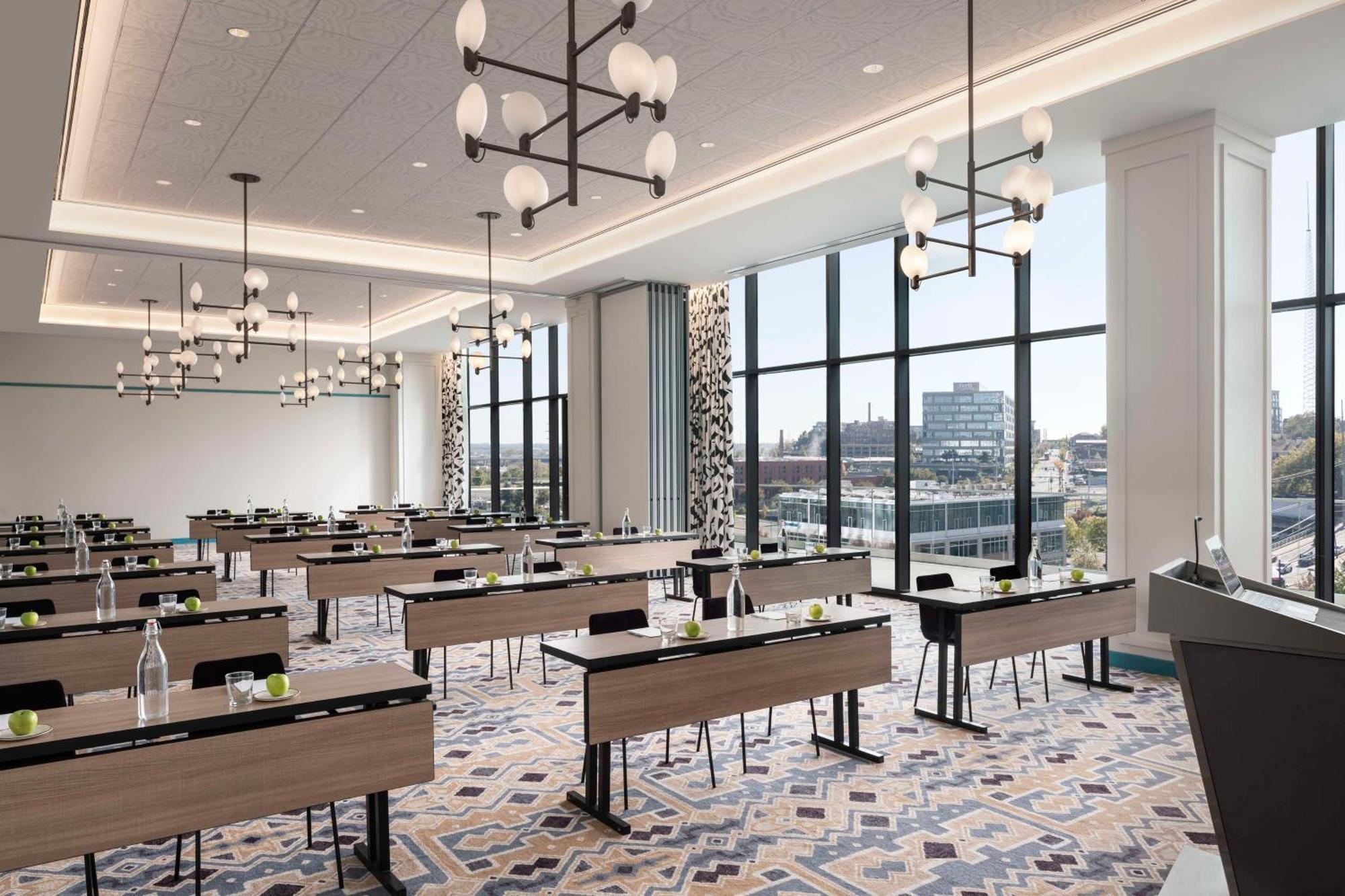 Hyatt Centric Downtown Νάσβιλ Εξωτερικό φωτογραφία The Westin Boston Seaport District
