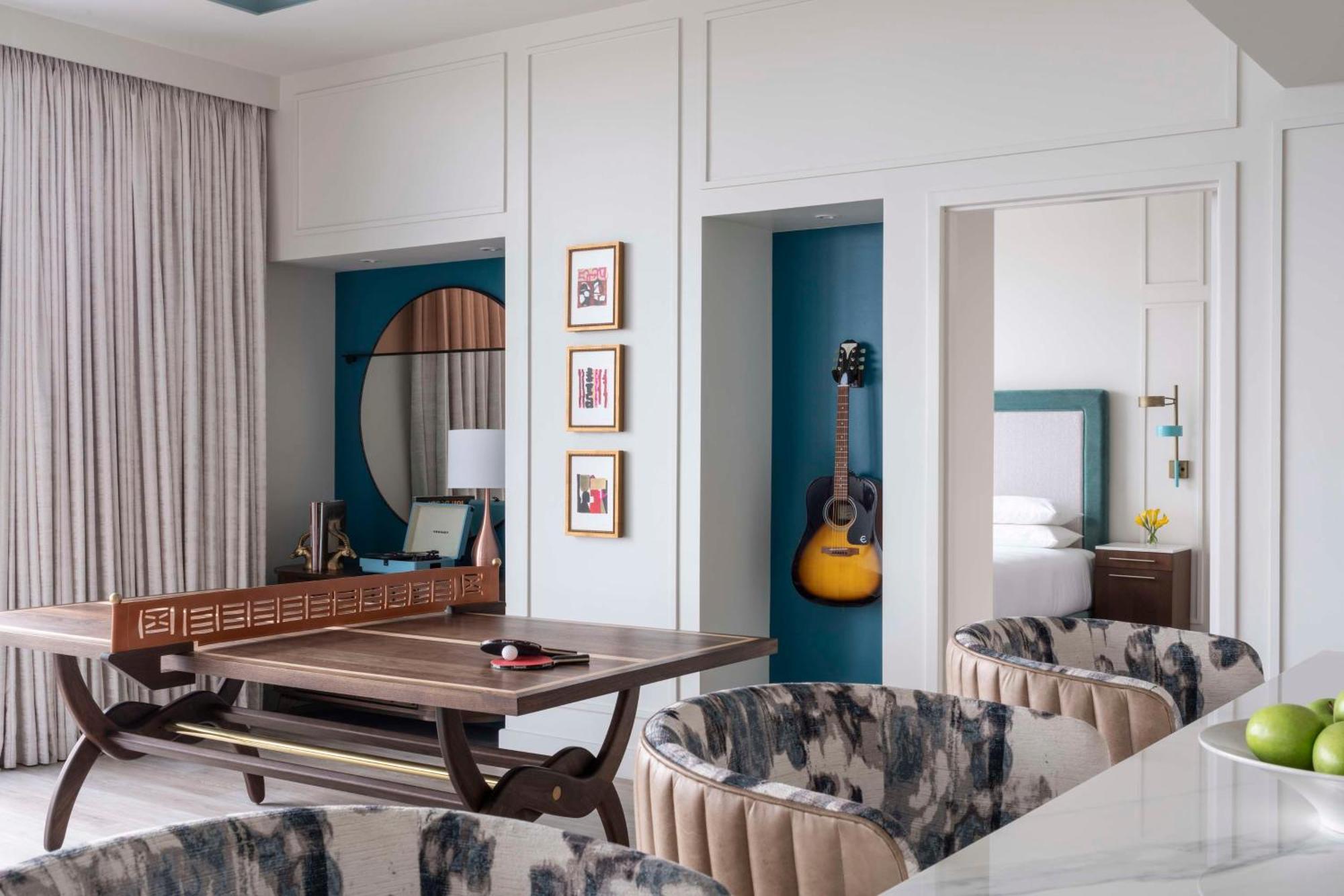 Hyatt Centric Downtown Νάσβιλ Εξωτερικό φωτογραφία A suite at the new Hard Rock Hotel